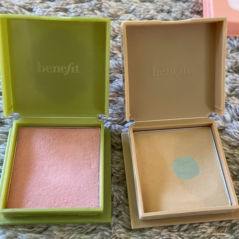 Benefit makeup. - Picture 11 of 14